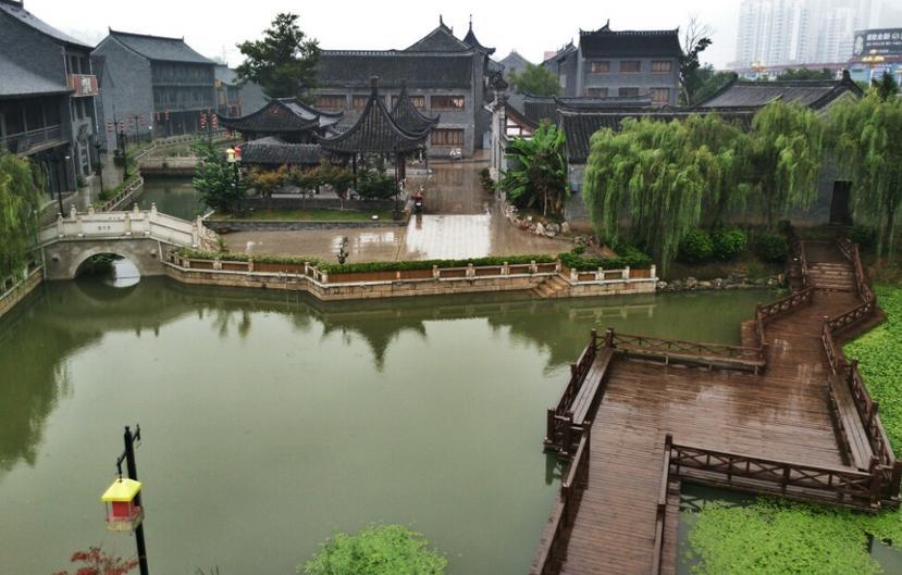 洛阳代表团审议省人大常委会工作报告和省高级人民法院、省人民检察院工作报告